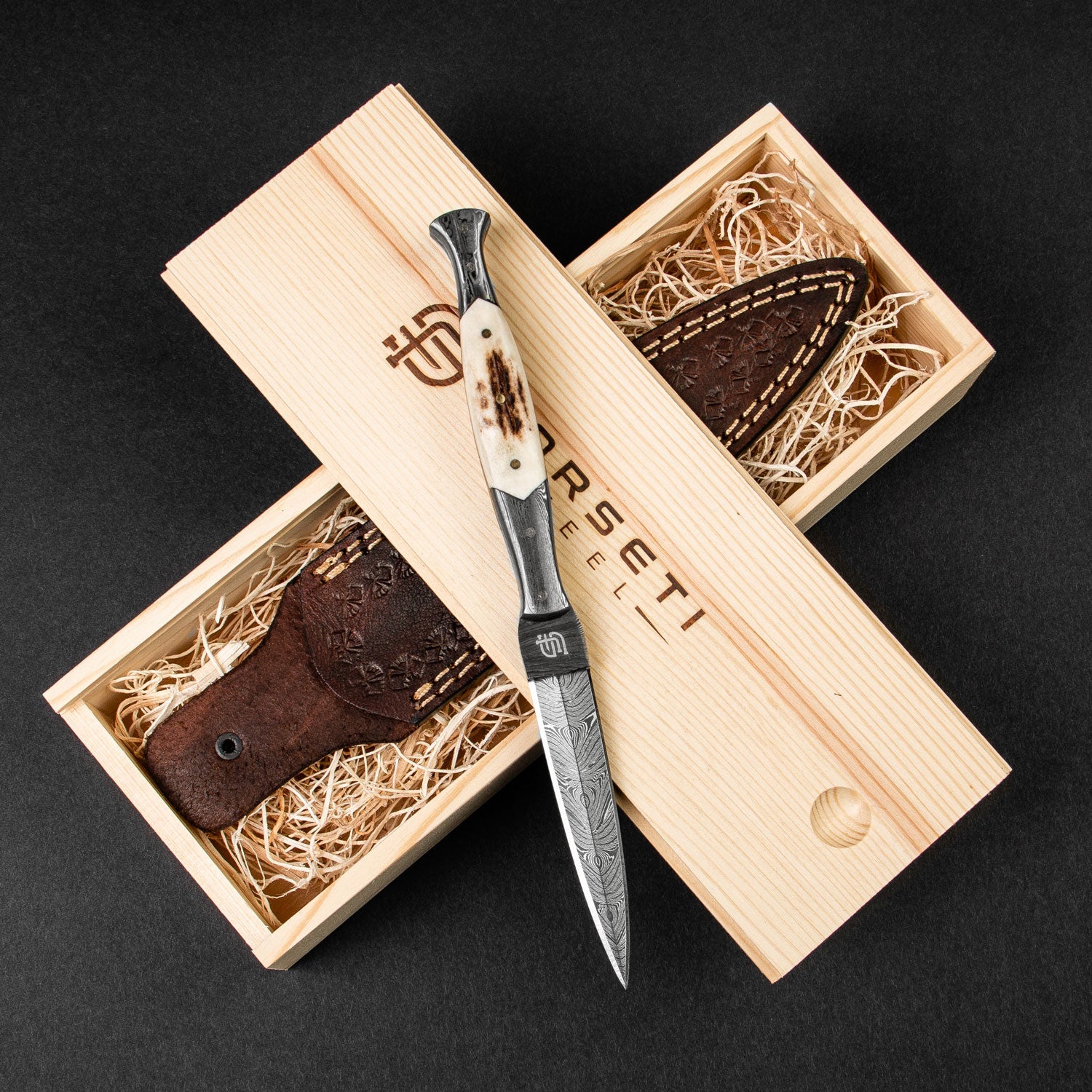 Morgan le Fay Hand-Forged Damascus Steel Dagger - Stag Antler