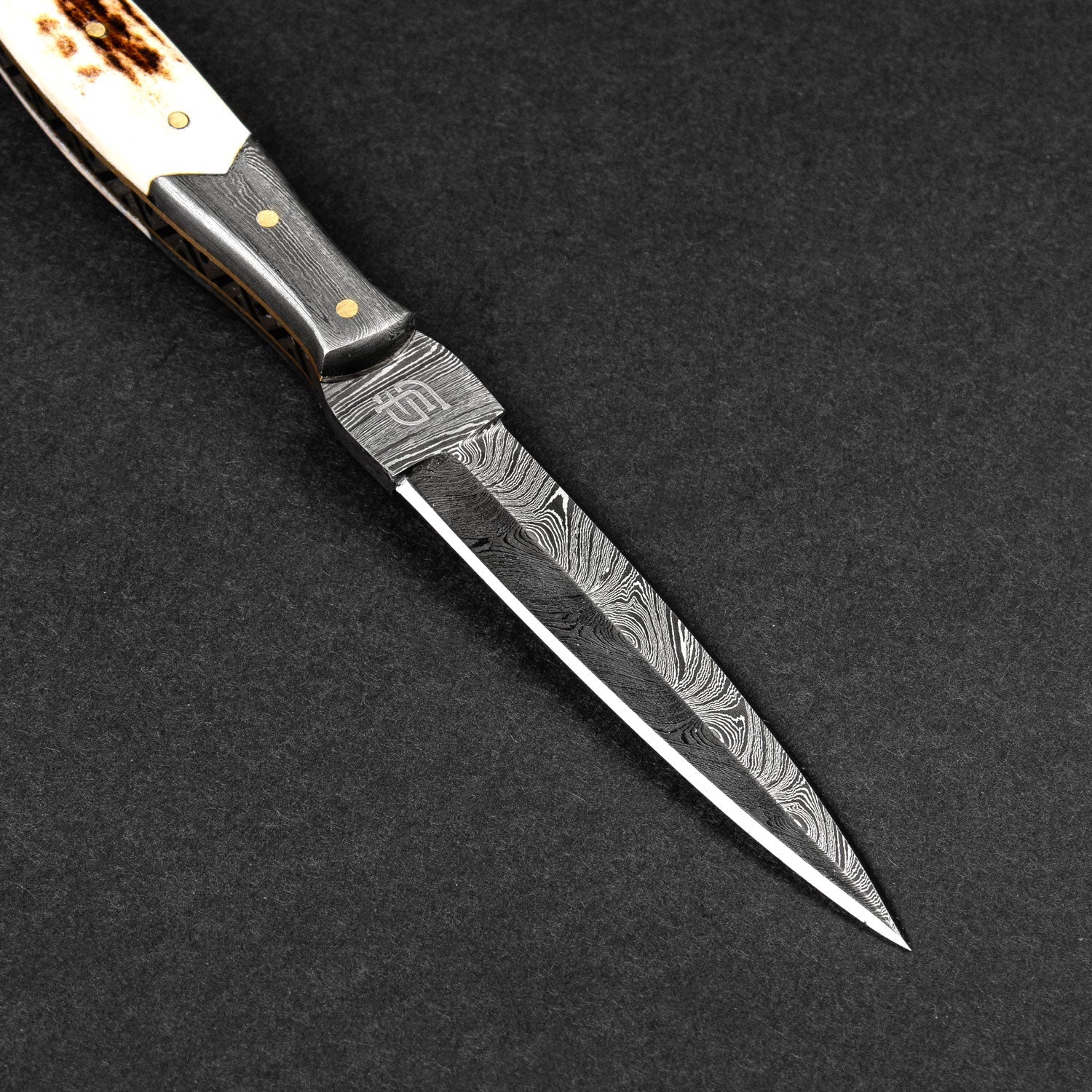 Morgan le Fay Hand-Forged Damascus Steel Dagger - Stag Antler