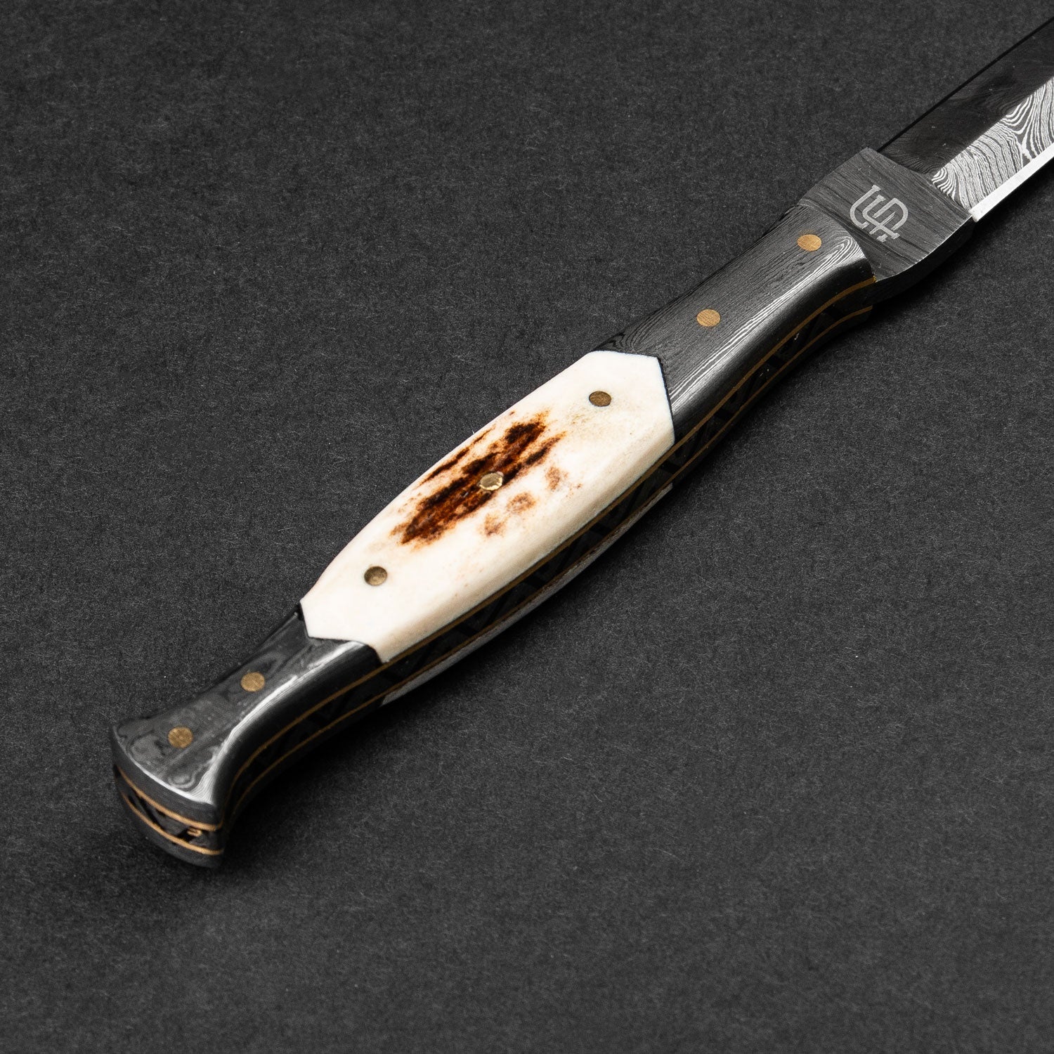 Morgan le Fay Hand-Forged Damascus Steel Dagger - Stag Antler