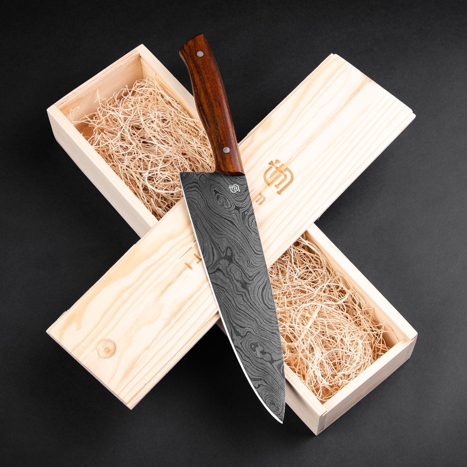 Kodiak Hand-Forged Damascus Steel 8" Chef Knife - Walnut