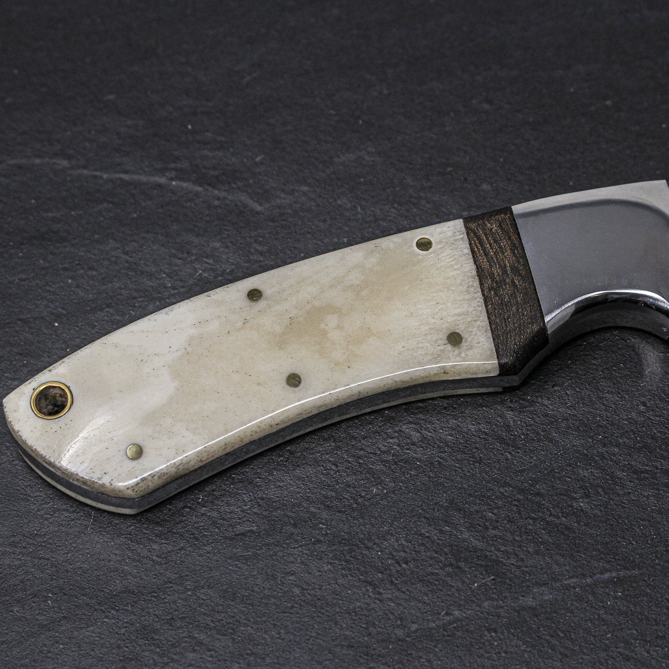 Sir Edmund Hand-Forged Damascus Steel Knife - Camel Bone and Walnut
