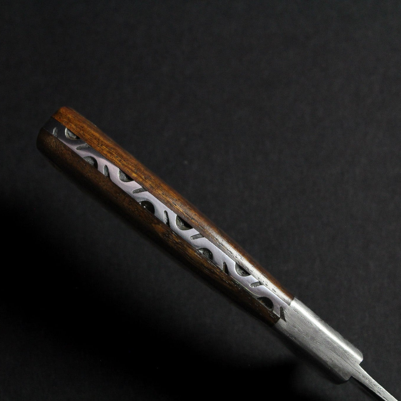 Bolognesi Hand-Forged Damascus Steel Hunting Knife - Rosewood