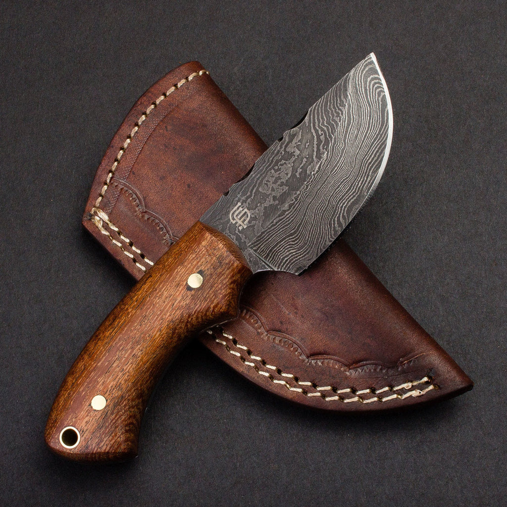 Colter Hand-Forged Damascus Steel Skinner - Walnut