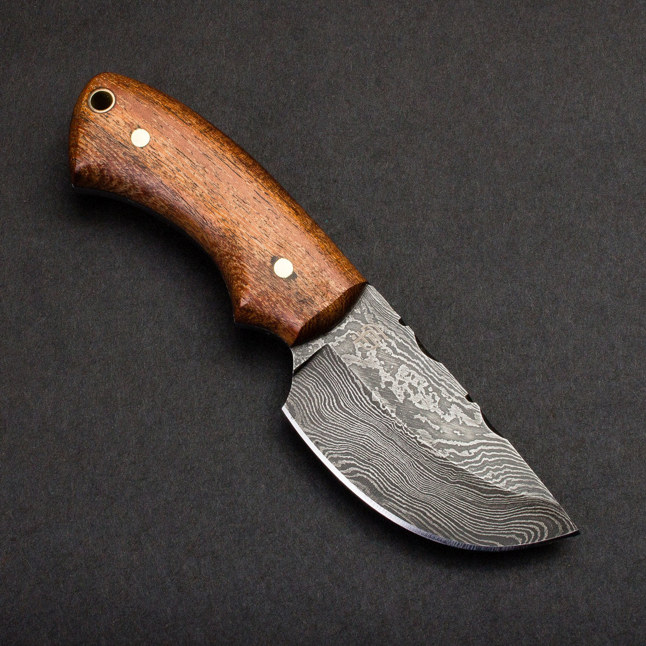 Colter Hand-Forged Damascus Steel Skinner - Walnut