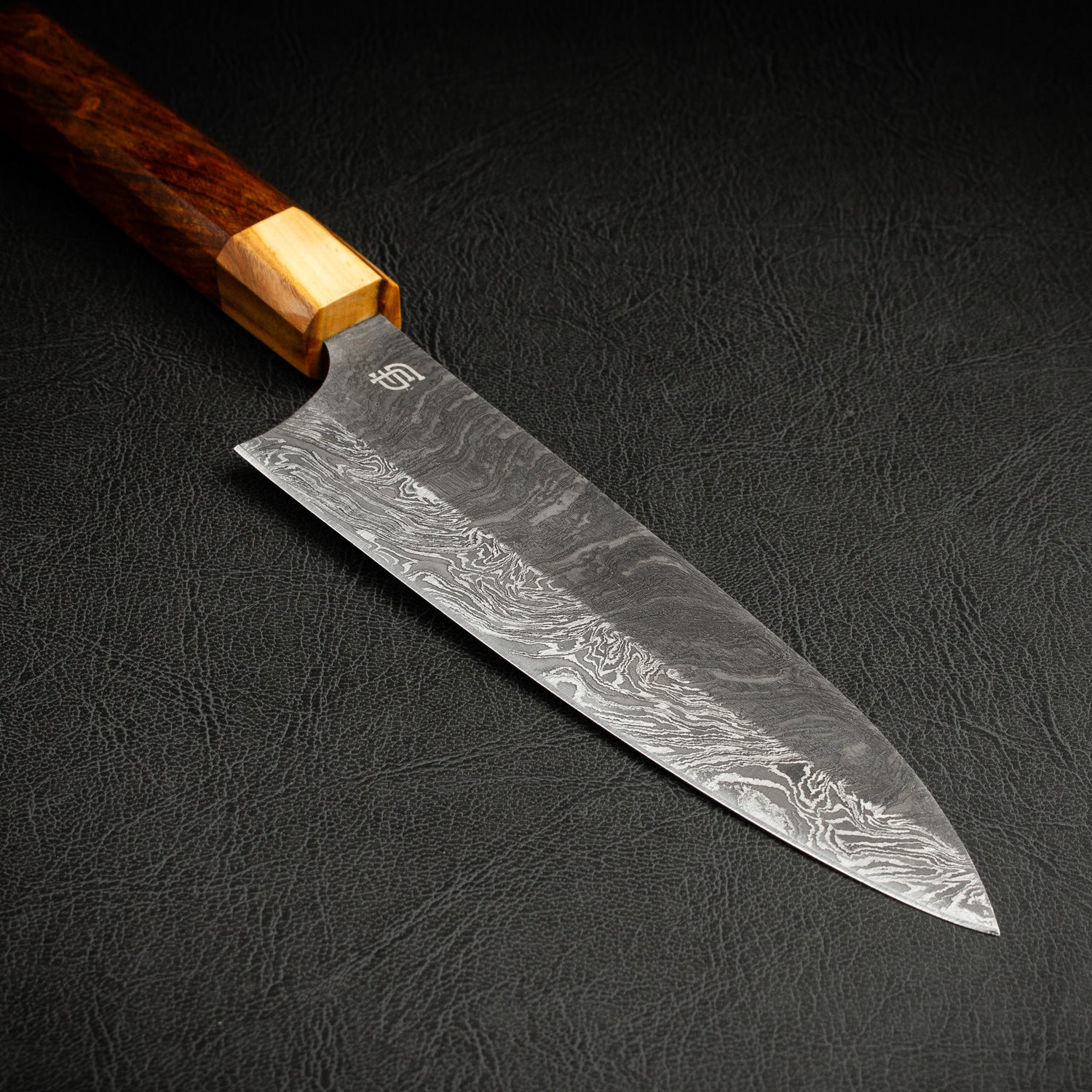 Itamae Hand-Forged Damascus Steel 7" Santoku Chef Knife - Olive Wood and Rosewood
