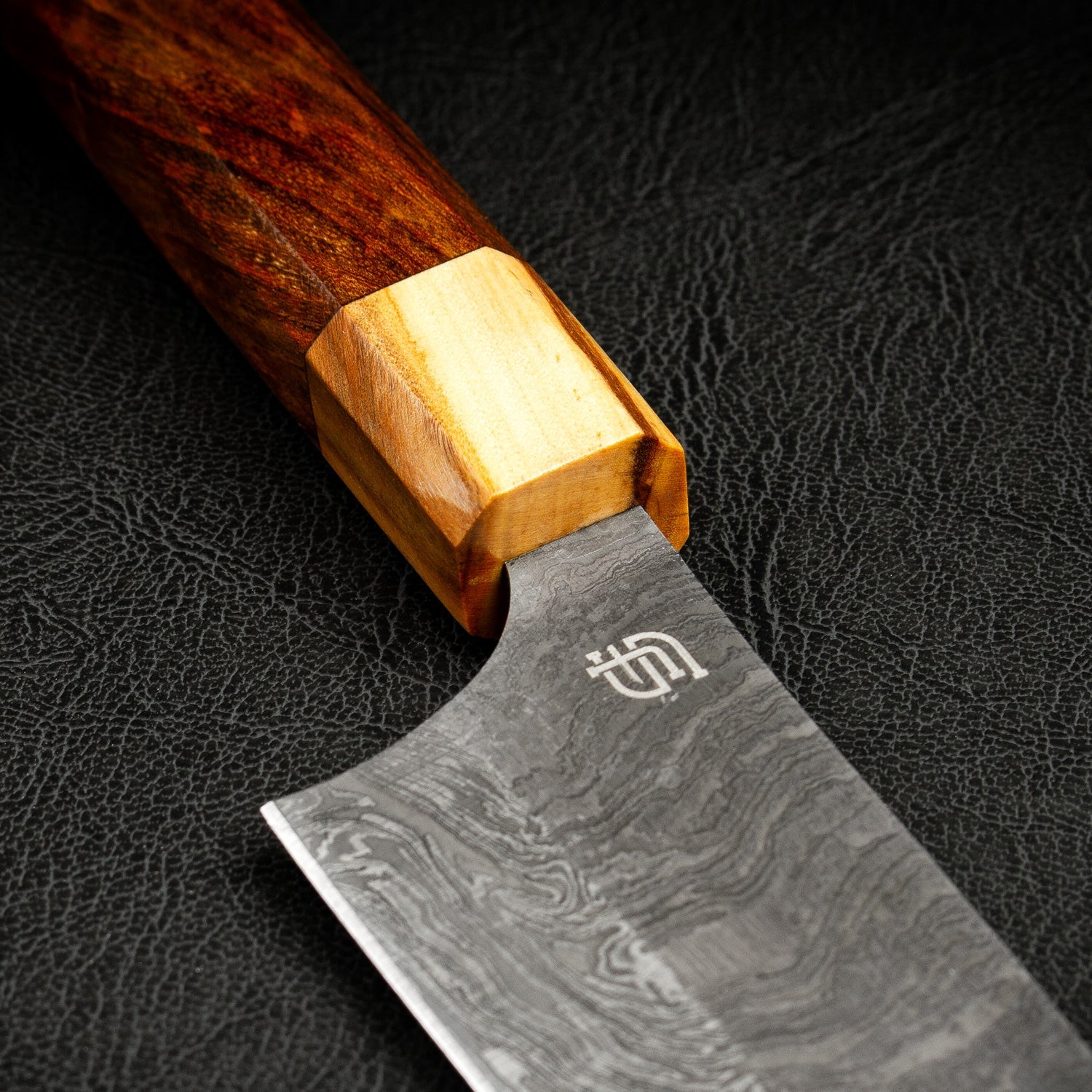 Itamae Hand-Forged Damascus Steel 7" Santoku Chef Knife - Olive Wood and Rosewood